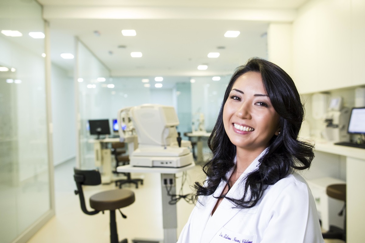 Retrato Corporativo da Dra Milena Chibana - Oftalmologista