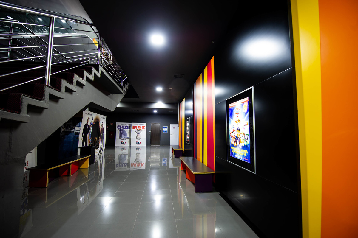 fotógrafo-interiores-sala-de-exibicao-detalhe-espaço-de-transito-Cineflix-arquitetura-01.jpg