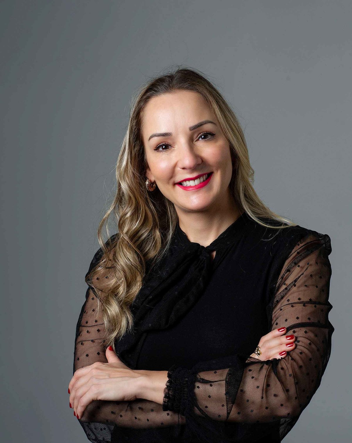 retrato-de-Perfil-corporativo-da-Professora-e- Dra-Maristela- Lobo-realizado-em-estudio fotográfico-por-jottaphotopro.jpg