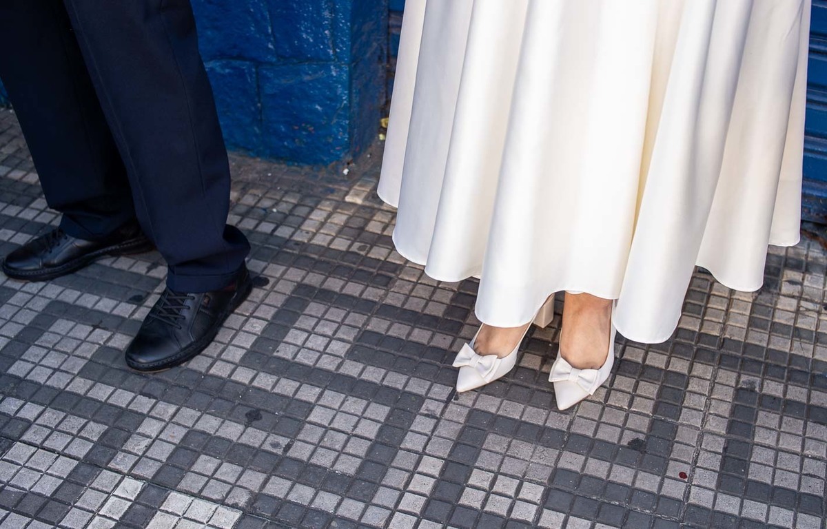 cerimonia-casamento-civil-cartorio-sp-sapatos-dos-noivos.jpg