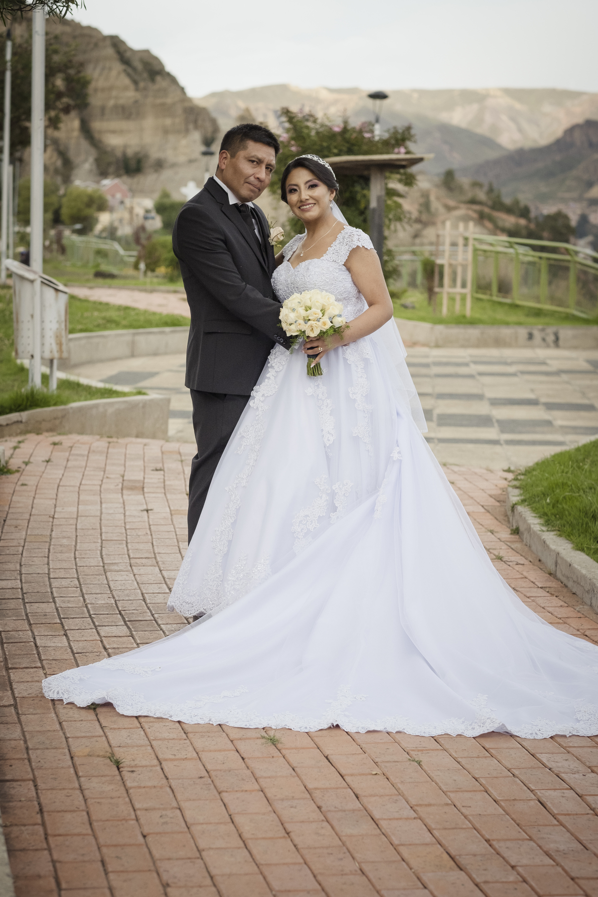 Boda de noche, Boda La Paz Bolivia, Catedral Castrense , La Castela, Fotografo de bodas La Paz Bolivia 