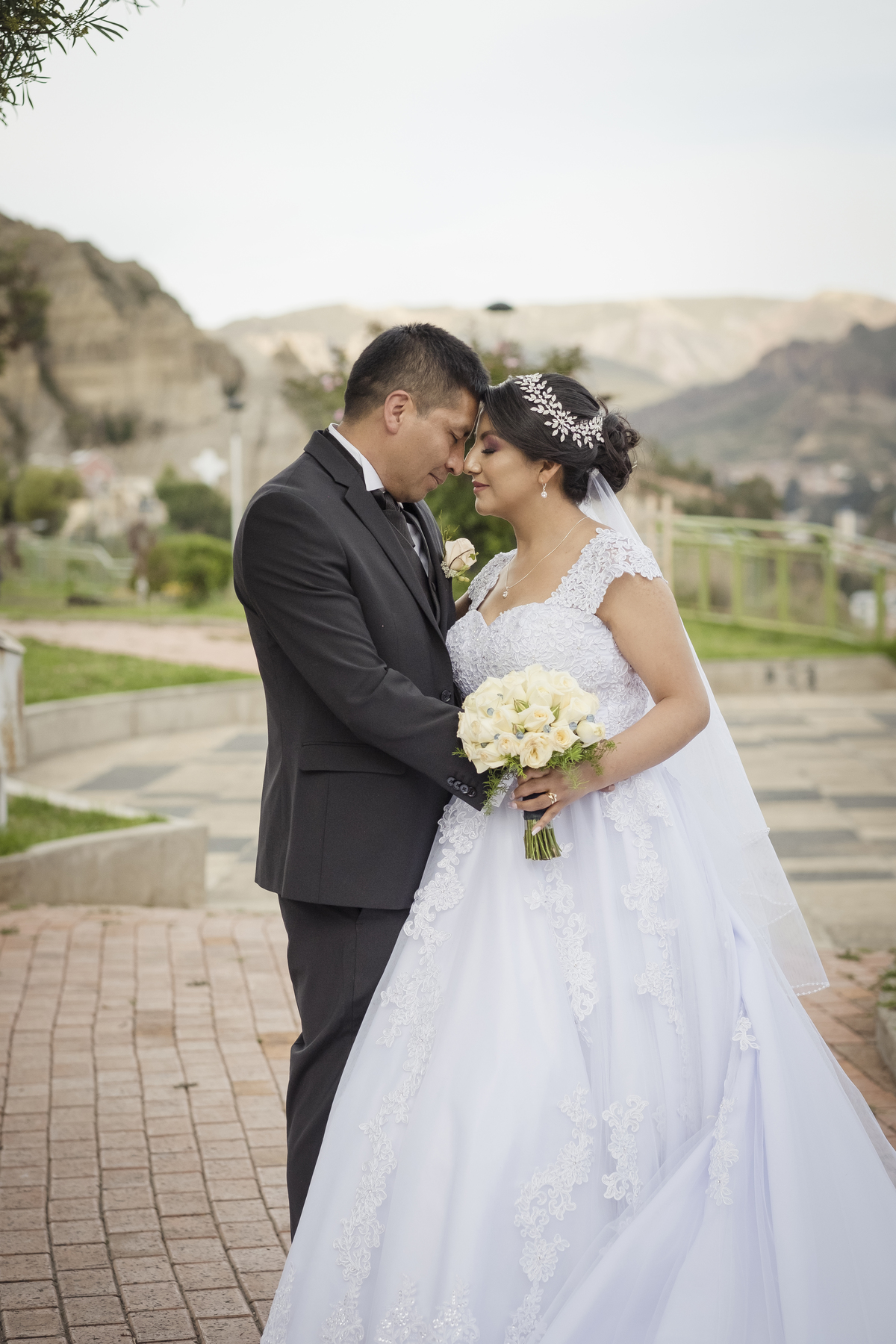 Boda de noche, Boda La Paz Bolivia, Catedral Castrense , La Castela, Fotografo de bodas La Paz Bolivia 