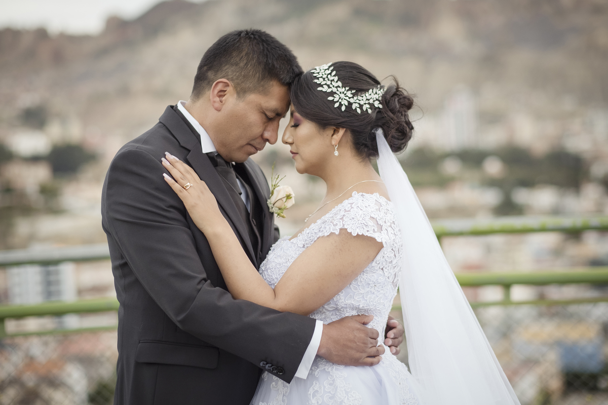 Boda de noche, Boda La Paz Bolivia, Catedral Castrense , La Castela, Fotografo de bodas La Paz Bolivia 