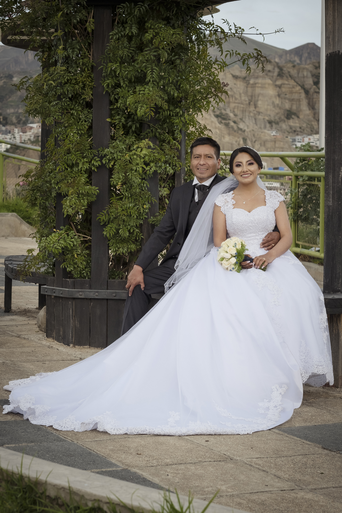 Boda de noche, Boda La Paz Bolivia, Catedral Castrense , La Castela, Fotografo de bodas La Paz Bolivia 