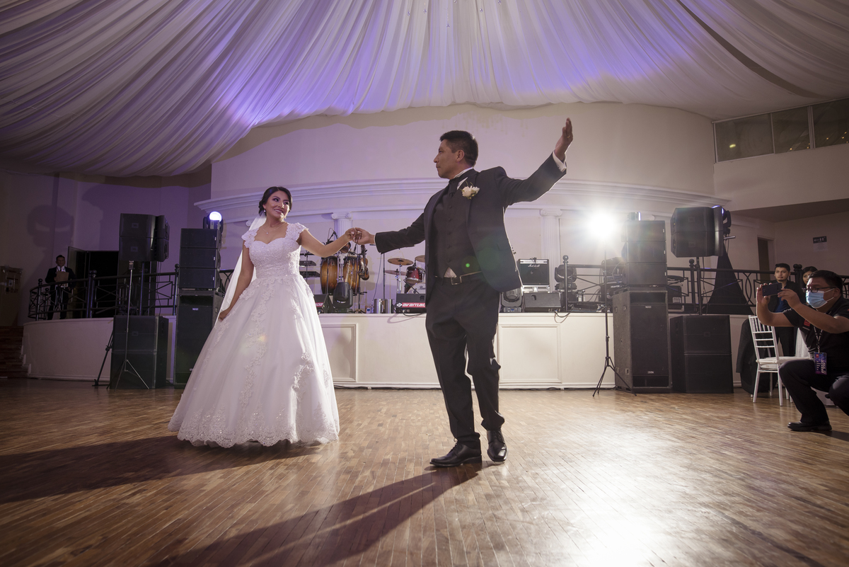 Boda de noche, Boda La Paz Bolivia, Catedral Castrense , La Castela, Fotografo de bodas La Paz Bolivia 