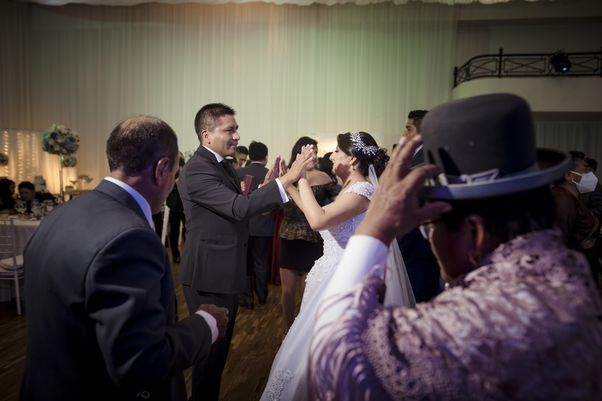 Boda de noche, Boda La Paz Bolivia, Catedral Castrense , La Castela, Fotografo de bodas La Paz Bolivia 