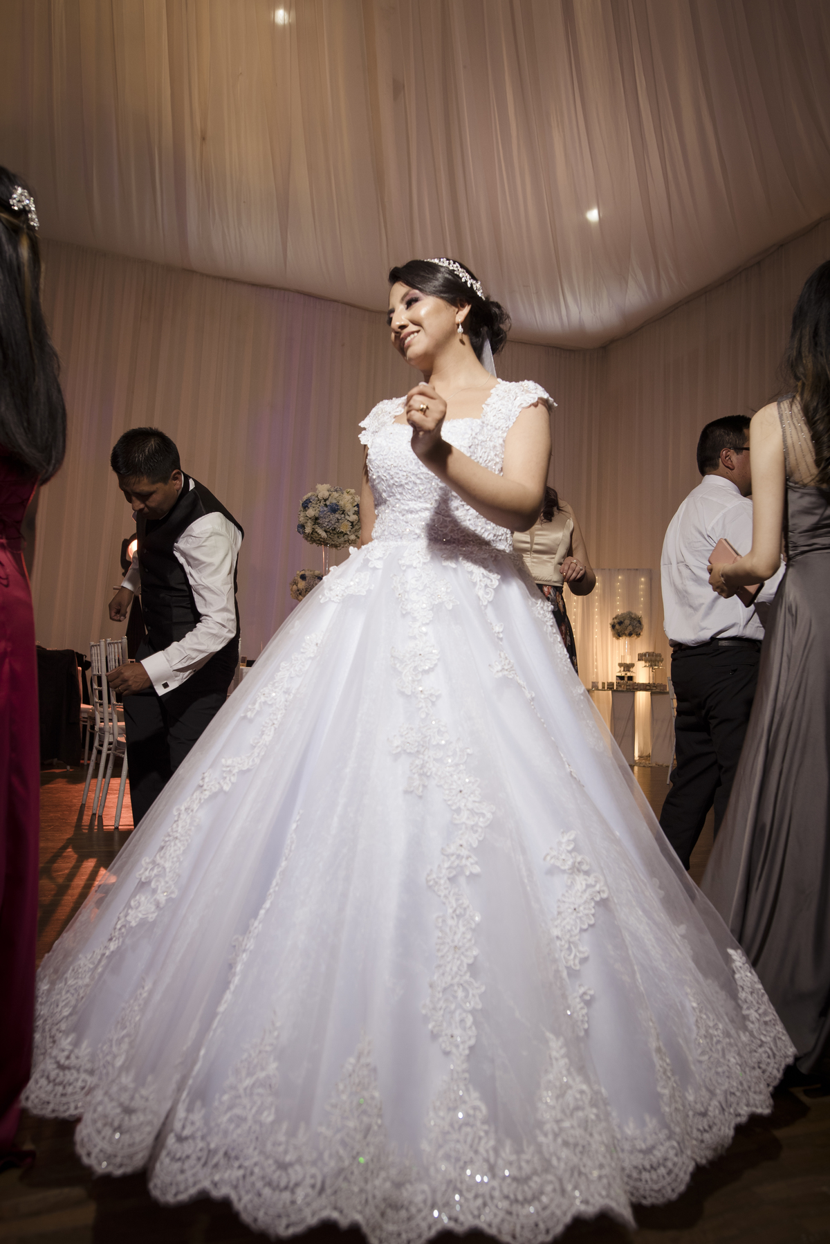 Boda de noche, Boda La Paz Bolivia, Catedral Castrense , La Castela, Fotografo de bodas La Paz Bolivia 
