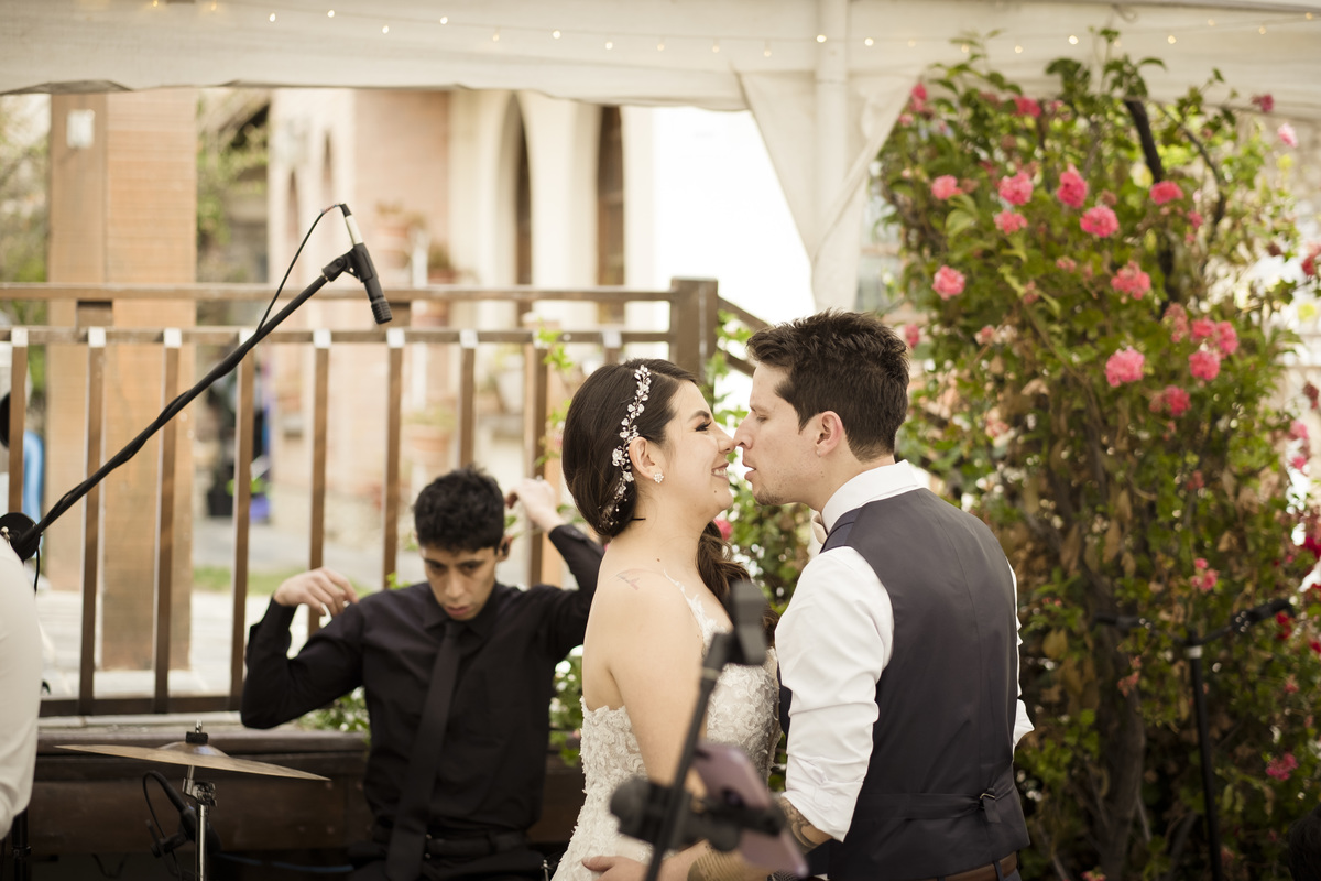 Fotografo de bodas La Paz Bolivia, Boda de dia, boda de jardin , boda rockera