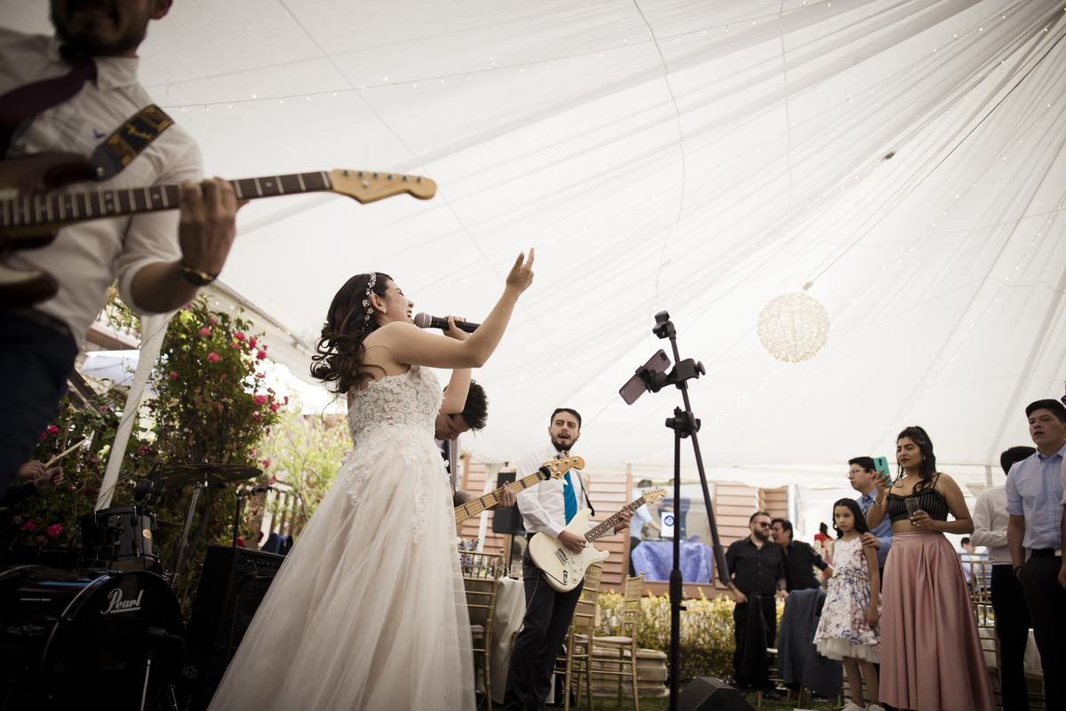 Fotografo de bodas La Paz Bolivia, Boda de dia, boda de jardin , boda rockera