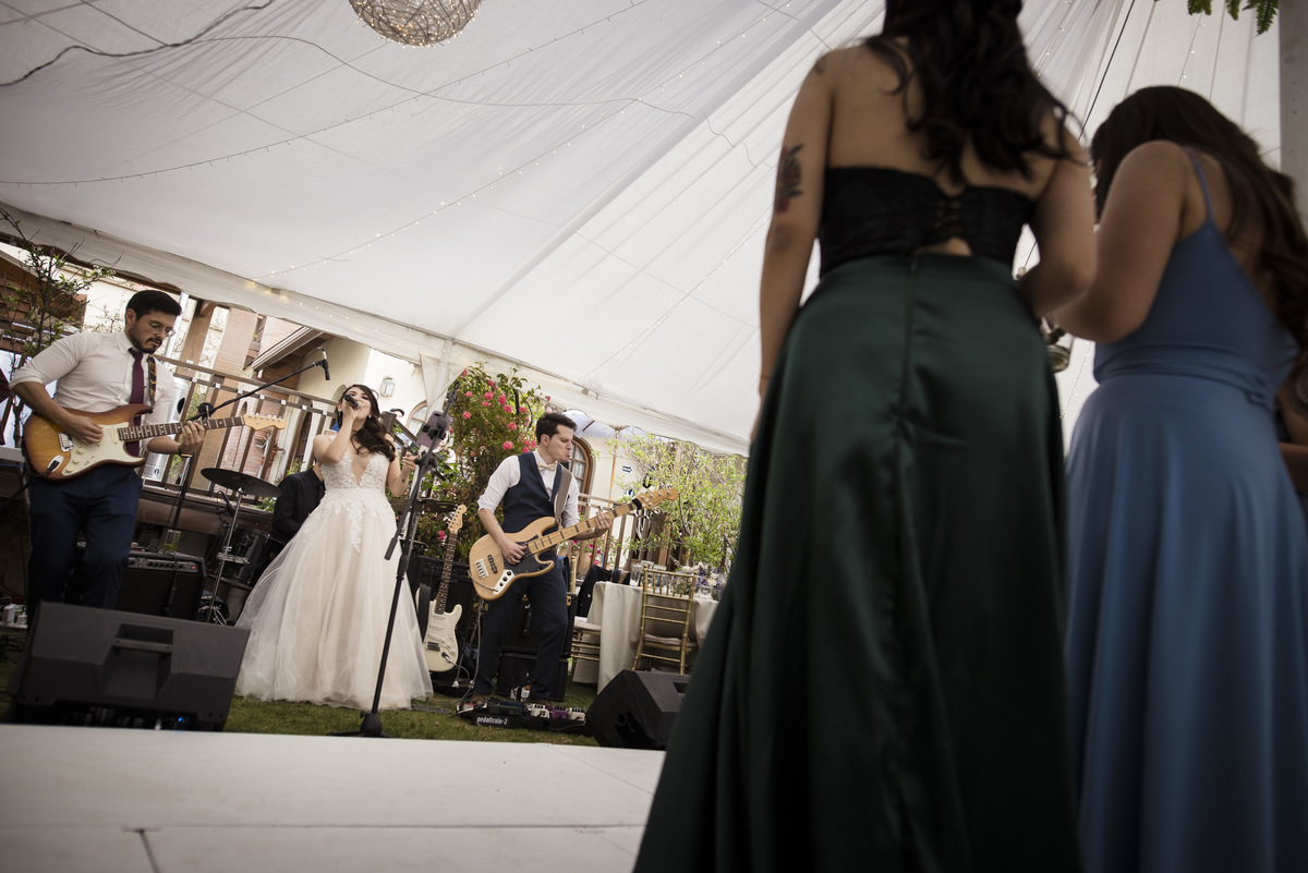 Fotografo de bodas La Paz Bolivia, Boda de dia, boda de jardin , boda rockera