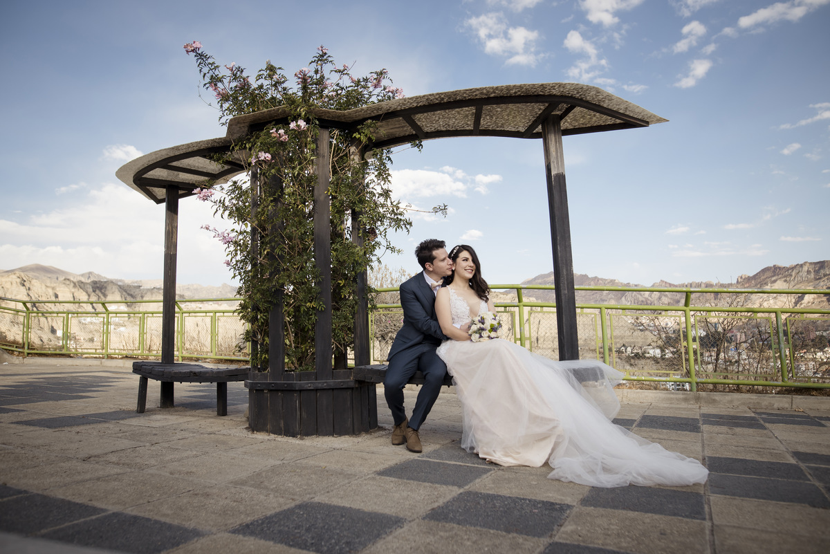 Fotografo de bodas La Paz Bolivia, Boda de dia, boda de jardin , boda rockera