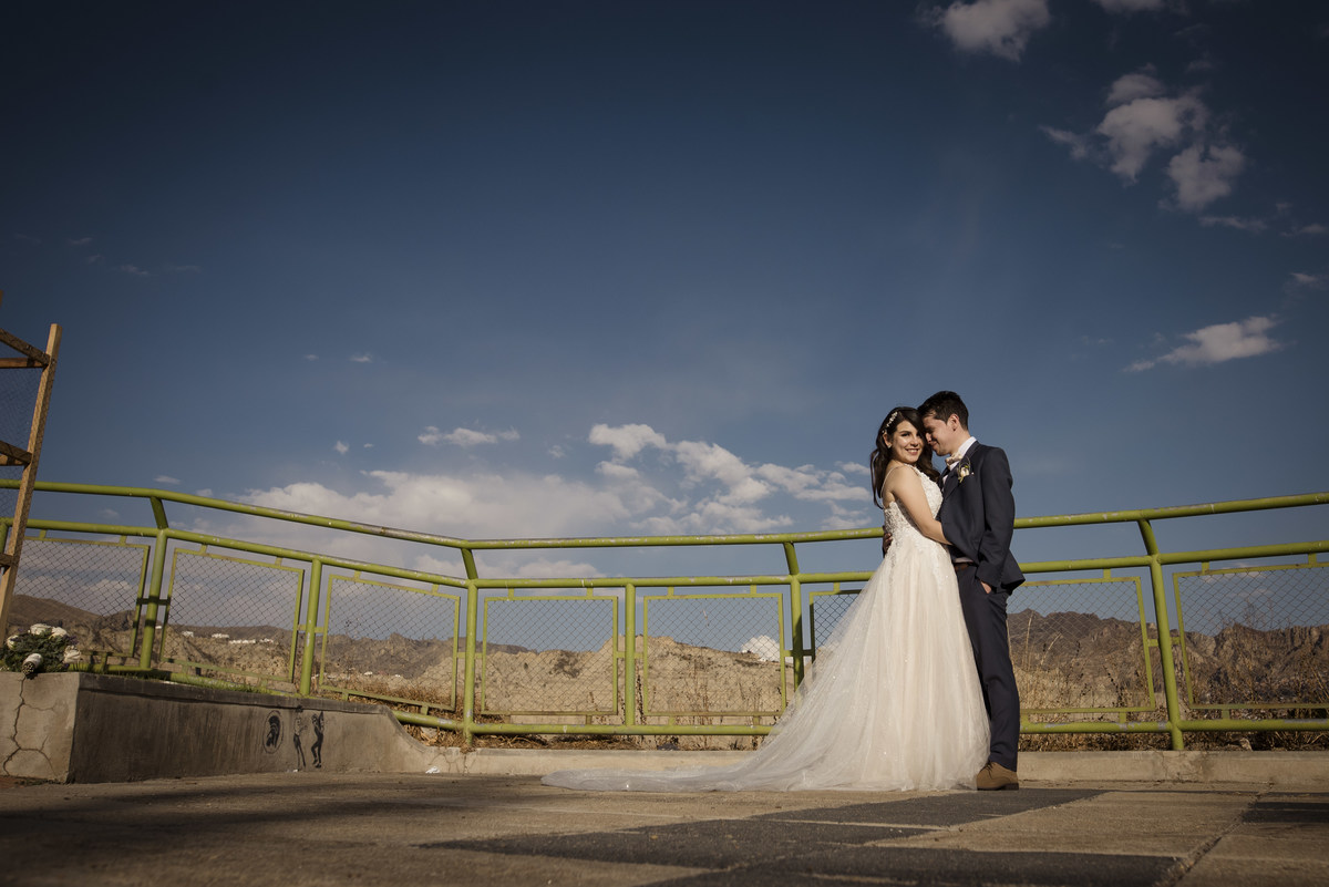 Fotografo de bodas La Paz Bolivia, Boda de dia, boda de jardin , boda rockera