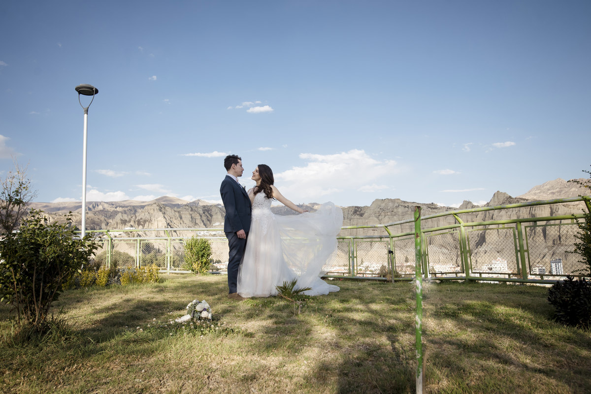 Fotografo de bodas La Paz Bolivia, Boda de dia, boda de jardin , boda rockera