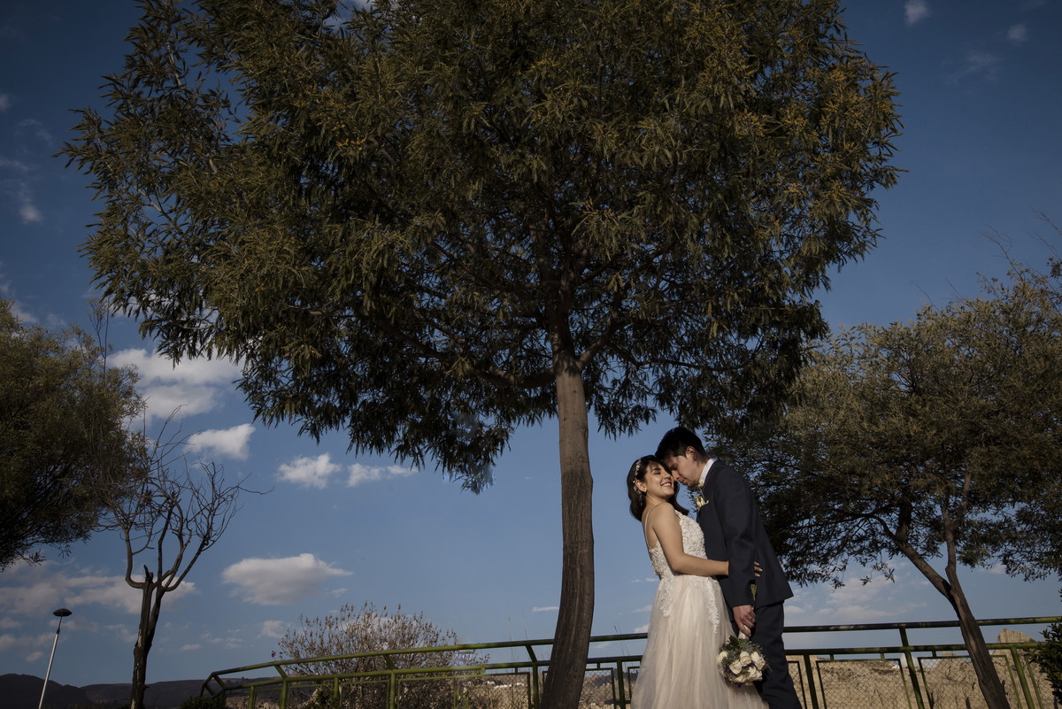Fotografo de bodas La Paz Bolivia, Boda de dia, boda de jardin , boda rockera