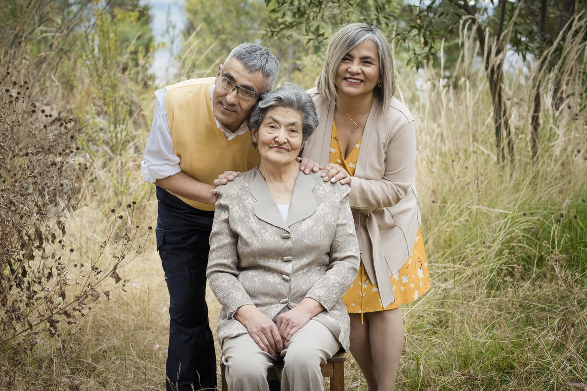 Fotografia de familias la paz bolivia, fotografo de familias, familia boliviana, bosque de auquisamaña 