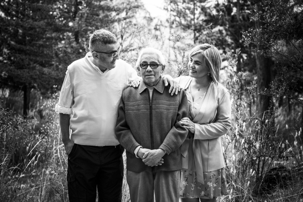 Fotografia de familias la paz bolivia, fotografo de familias, familia boliviana, bosque de auquisamaña 