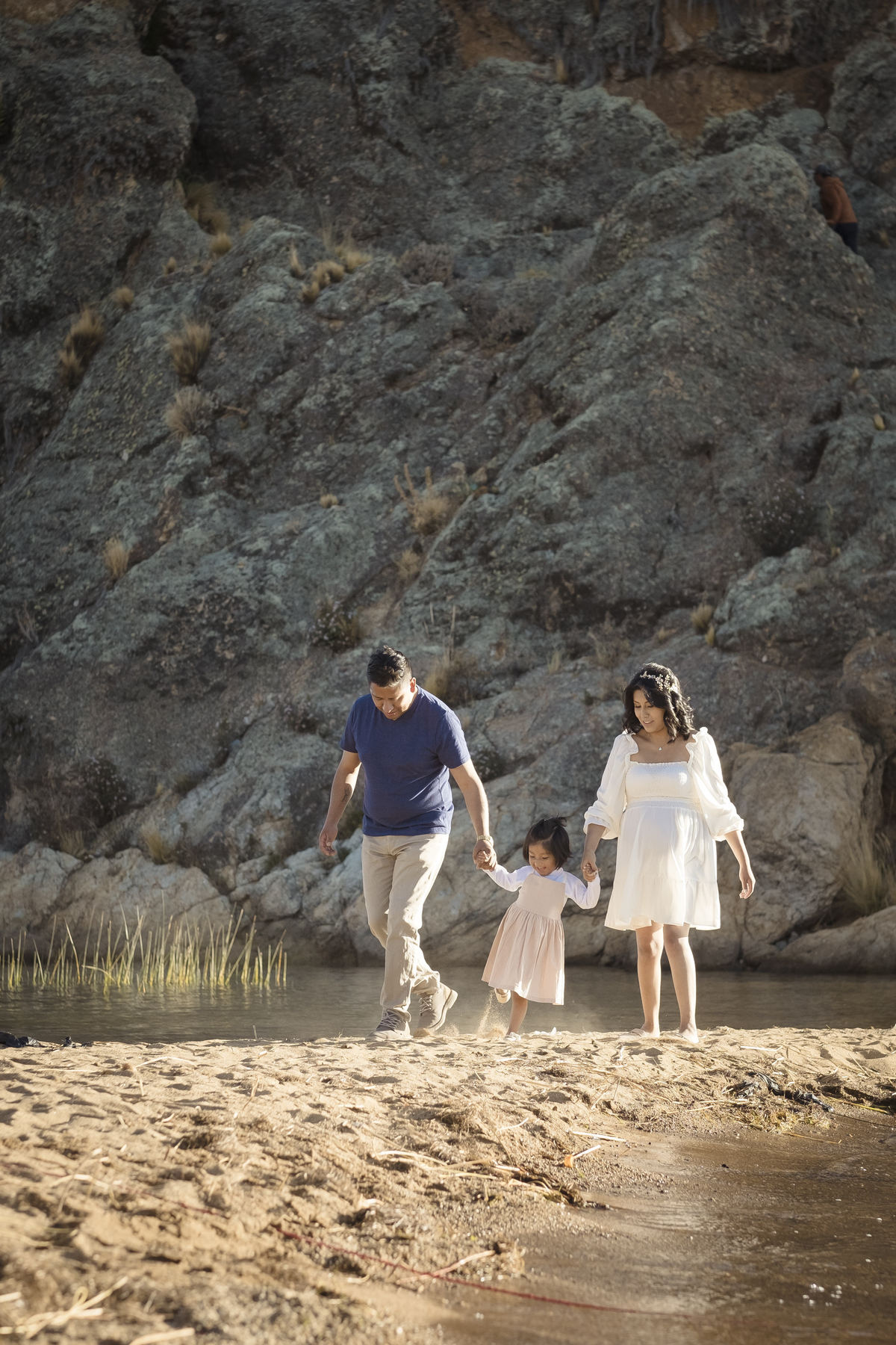 fotografia de familia, fotografia de parejas, Lago Titicaca, isla tortuga, La Paz Bolivia, Familia boliviana, Pkl Fotografia 