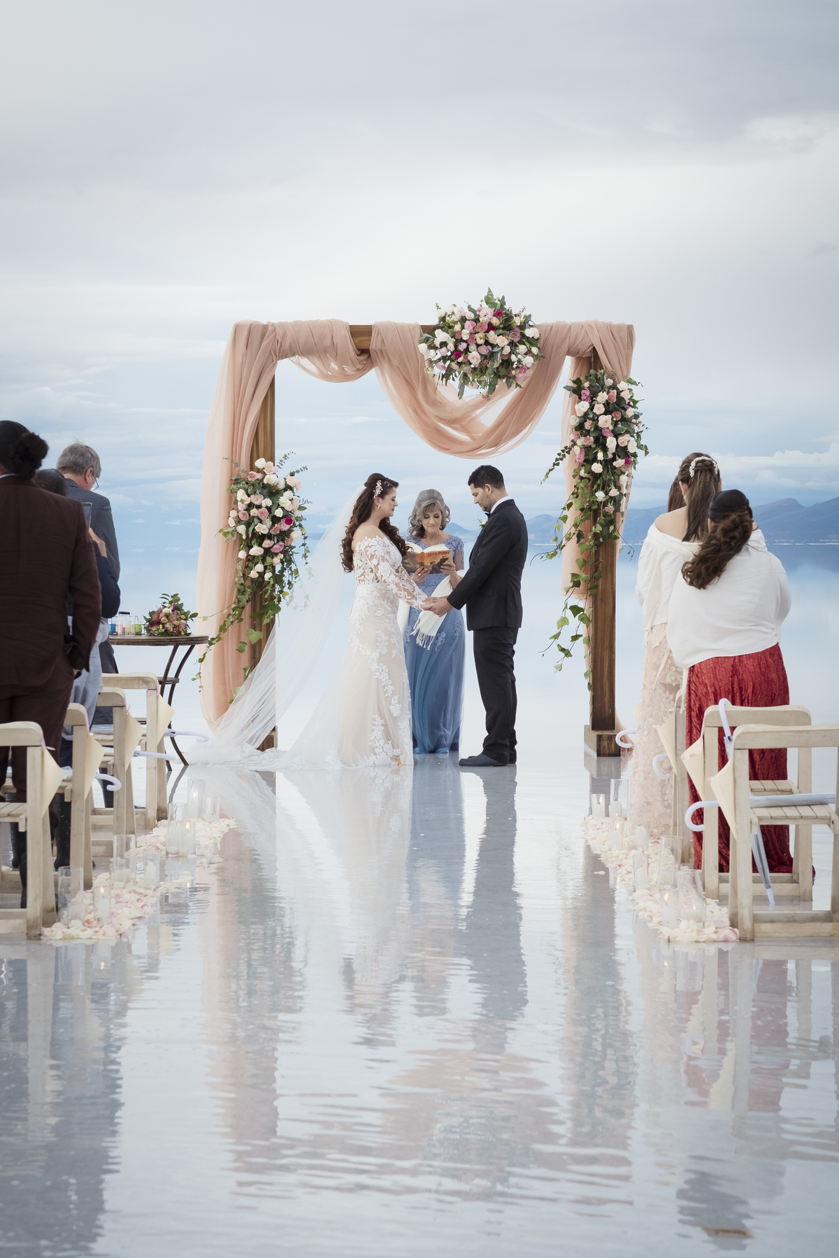 la paz bolivia, uyuni salt flats, slat flats wedding, boda salar de uyuni, destination wedding bolivia, Hotel Palacio de sal