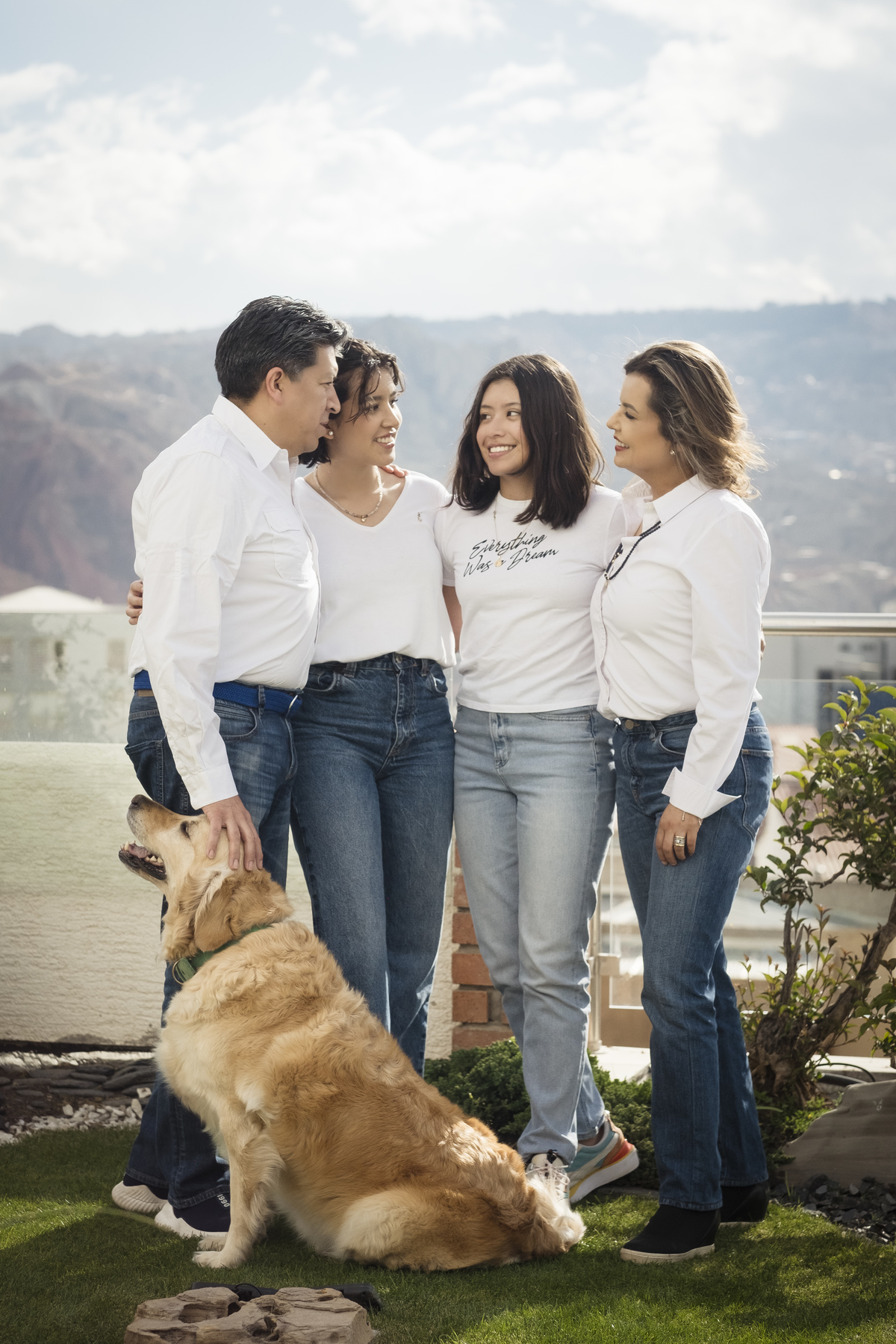 Fotografo de familias la paz bolivia, fotografía de familias la paz, sesion de fotos en casa 