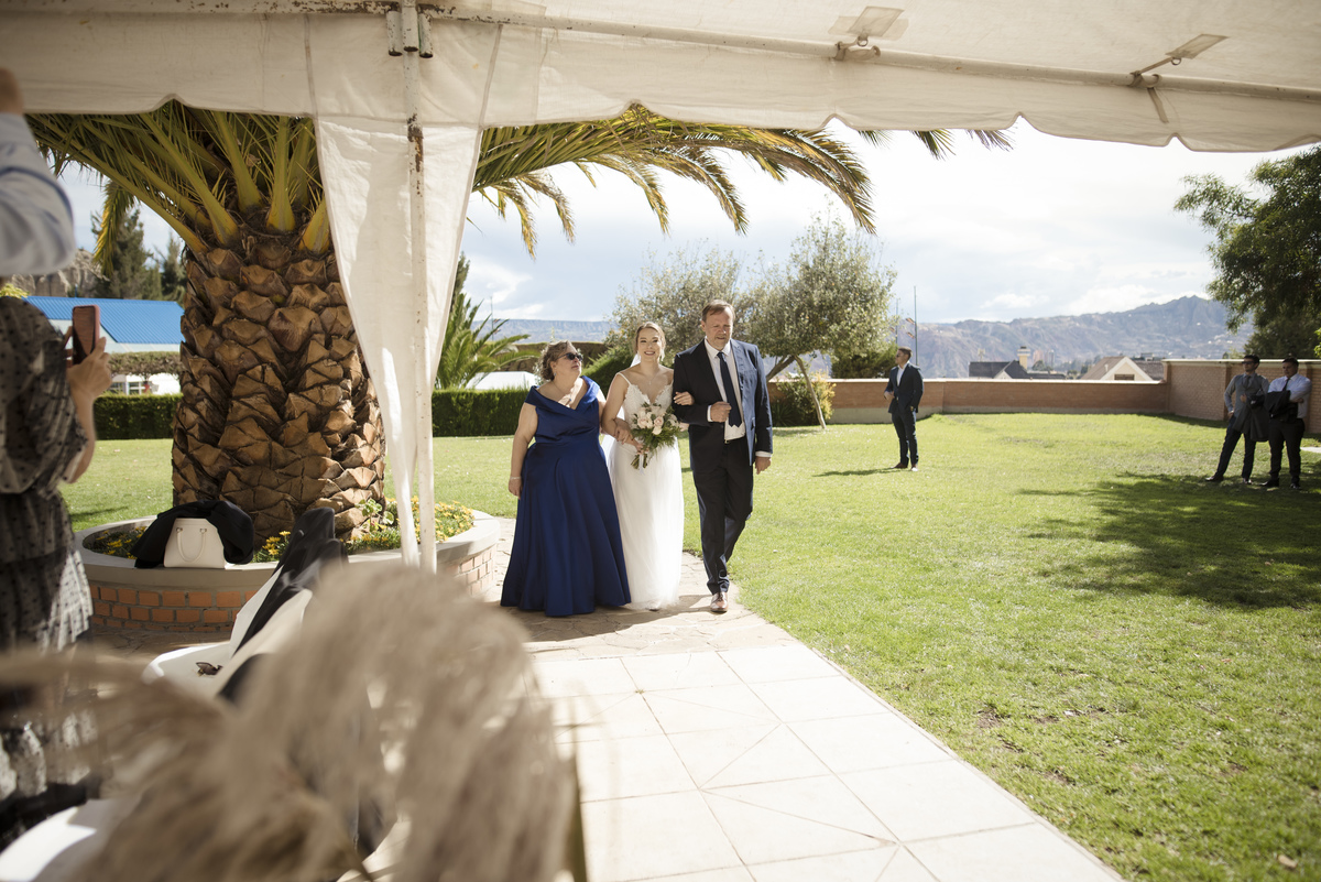boda civil de jardin, club aleman de la paz, bolivia, fotografo de bodas la paz bolivia