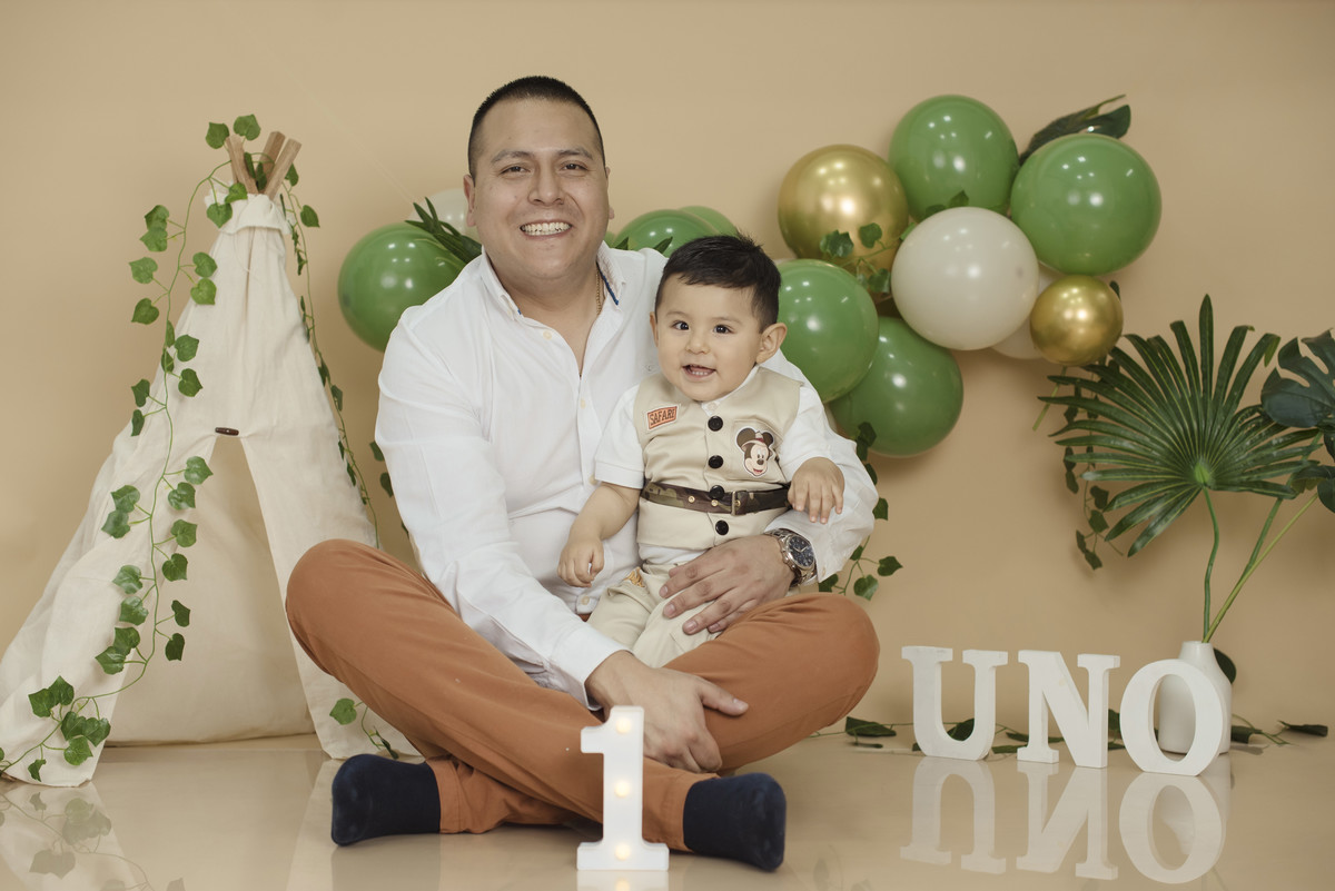 sesión de fotos bebe, cake smash, tematica safari, pkl fotografia, fotografia de bebes