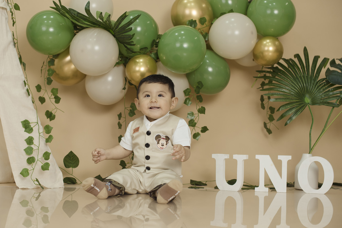 sesión de fotos bebe, cake smash, tematica safari, pkl fotografia, fotografia de bebes