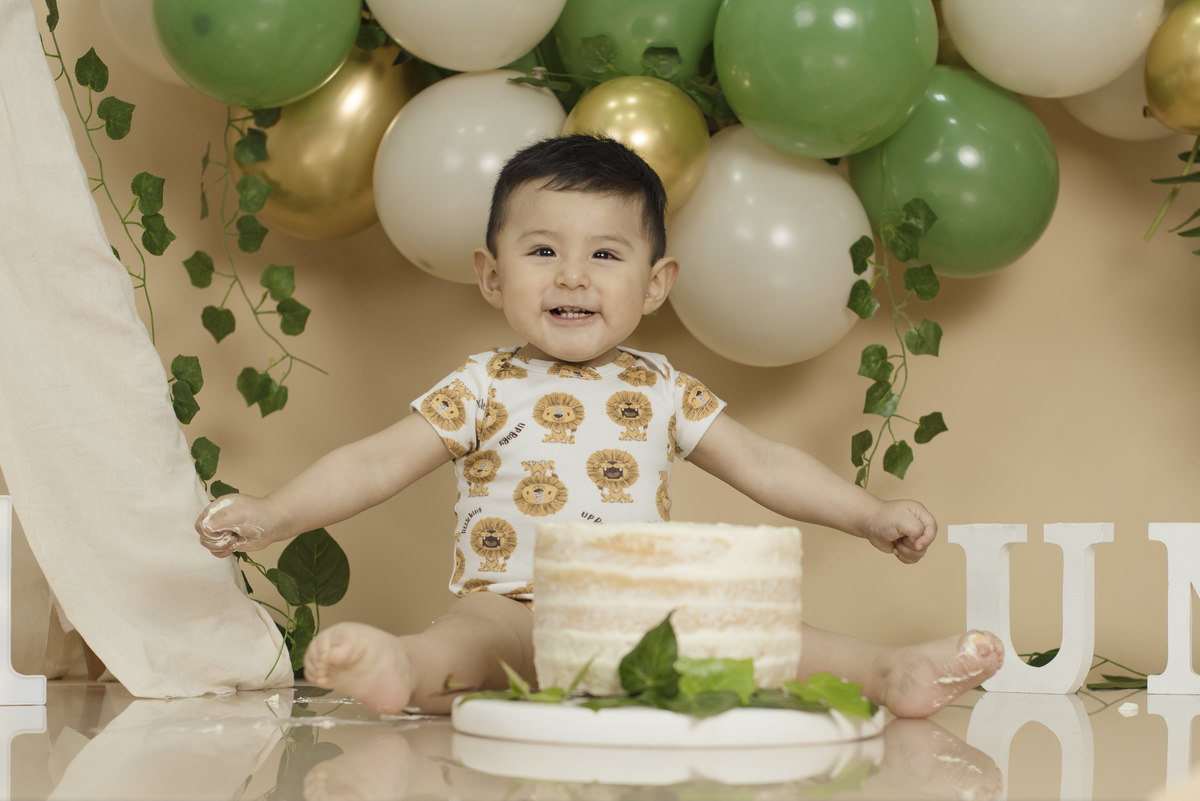sesión de fotos bebe, cake smash, tematica safari, pkl fotografia, fotografia de bebes