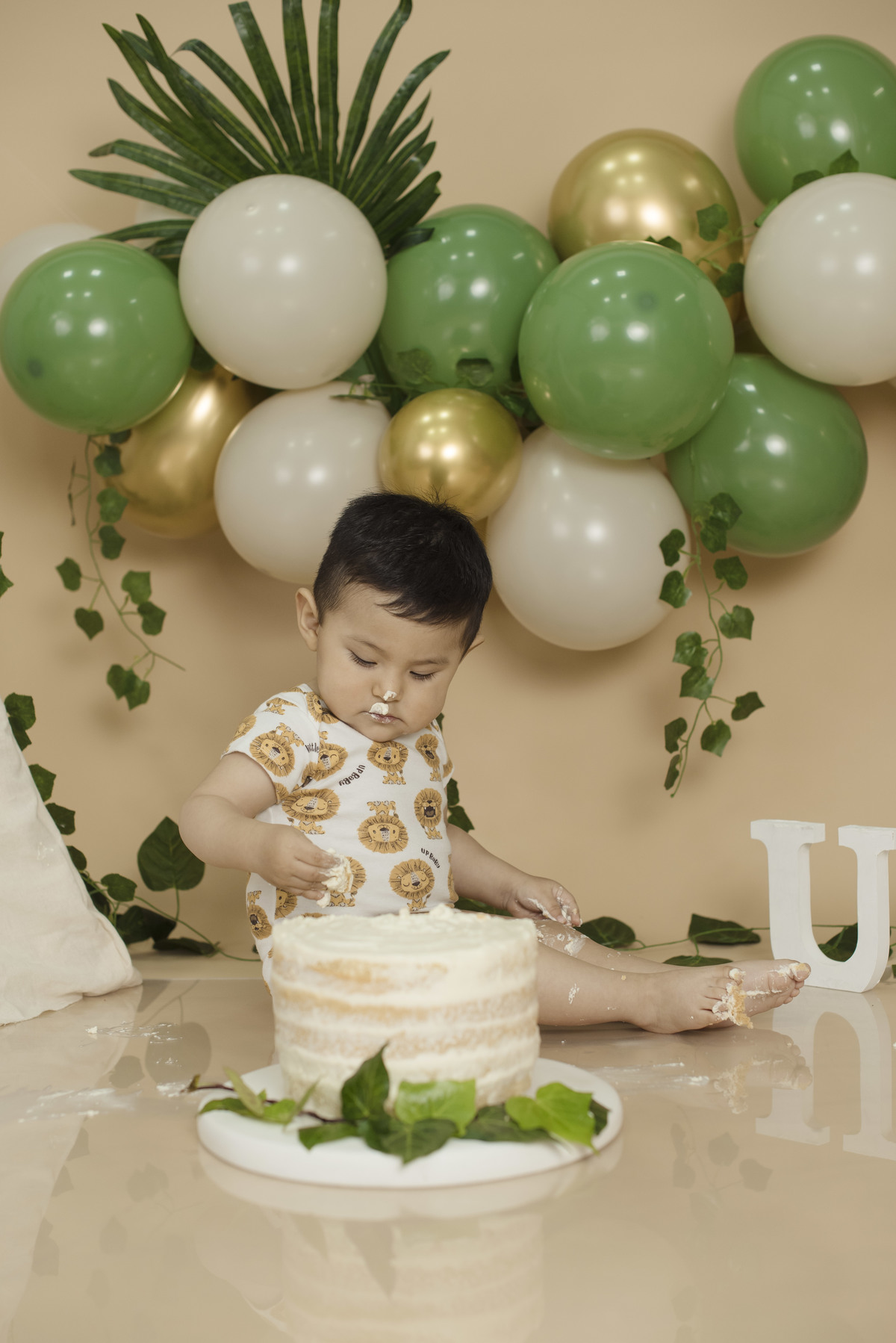 sesión de fotos bebe, cake smash, tematica safari, pkl fotografia, fotografia de bebes