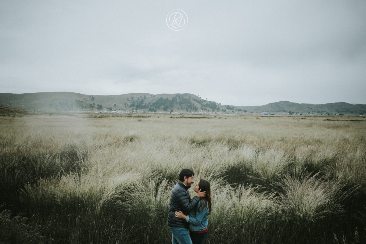 Preboda sesion de pareja, Lago Titicaca, La Paz Bolivia 