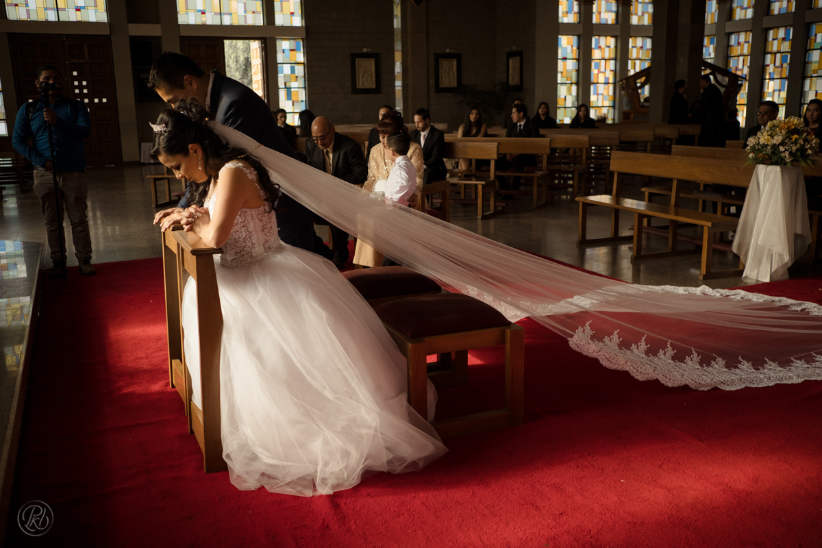 Fotografo de bodas La Paz Bolivia Novia Ceremonia católica Catedral Castrense La Paz  