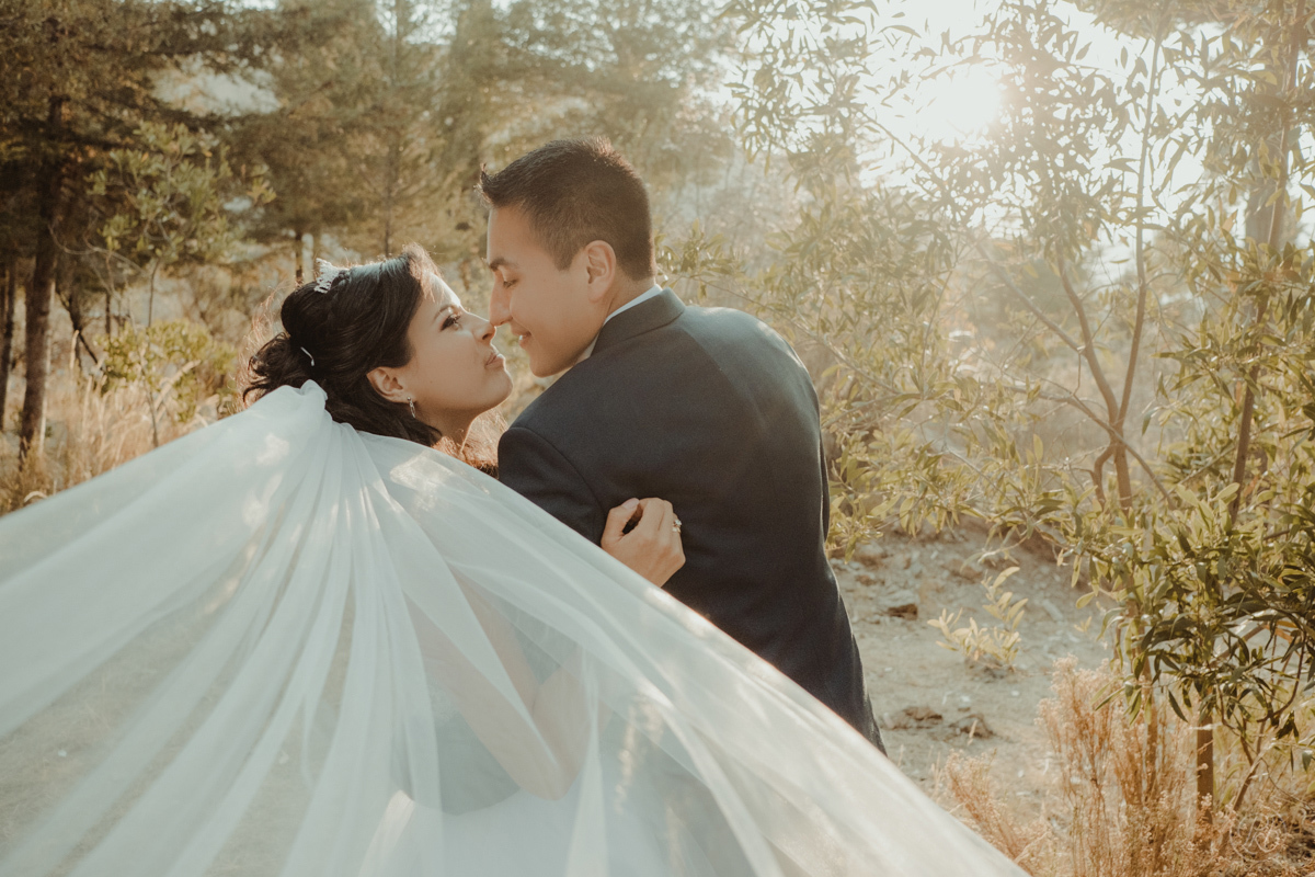 Fotografo de bodas La Paz Bolivia sesion al atardecer fotografia de boda 