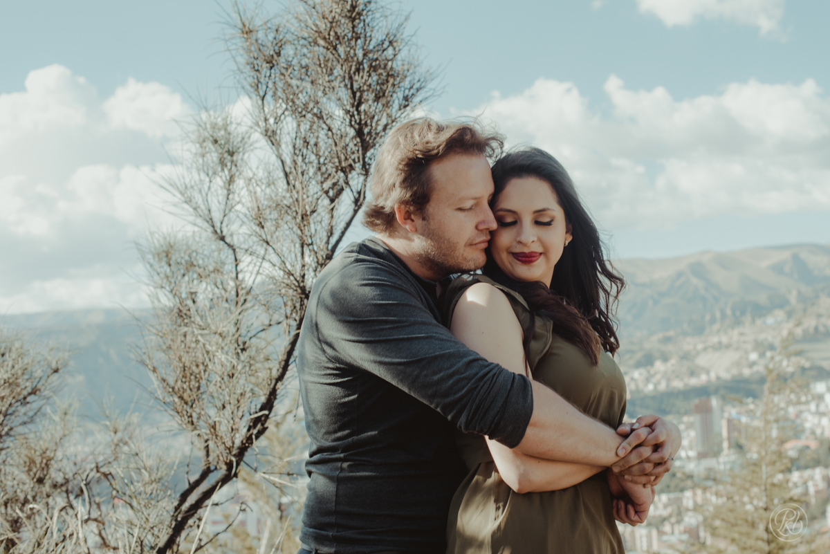 pkl fotografía pareja sesion de preboda,  en  el bosque. 