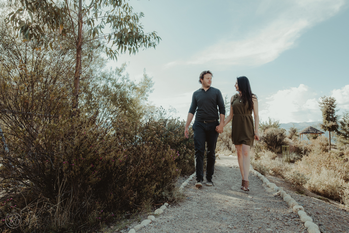 pkl fotografía pareja sesion de preboda,  en  el bosque. 