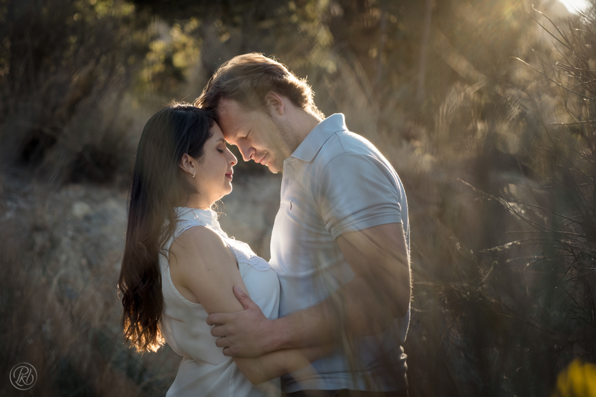 pkl fotografía pareja sesion de preboda,  en  el bosque. 