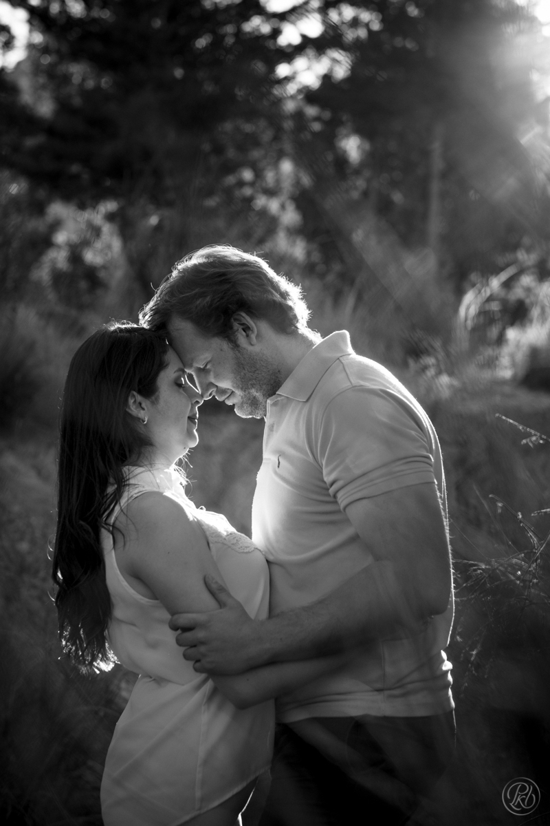pkl fotografía pareja sesion de preboda,  en  el bosque. 