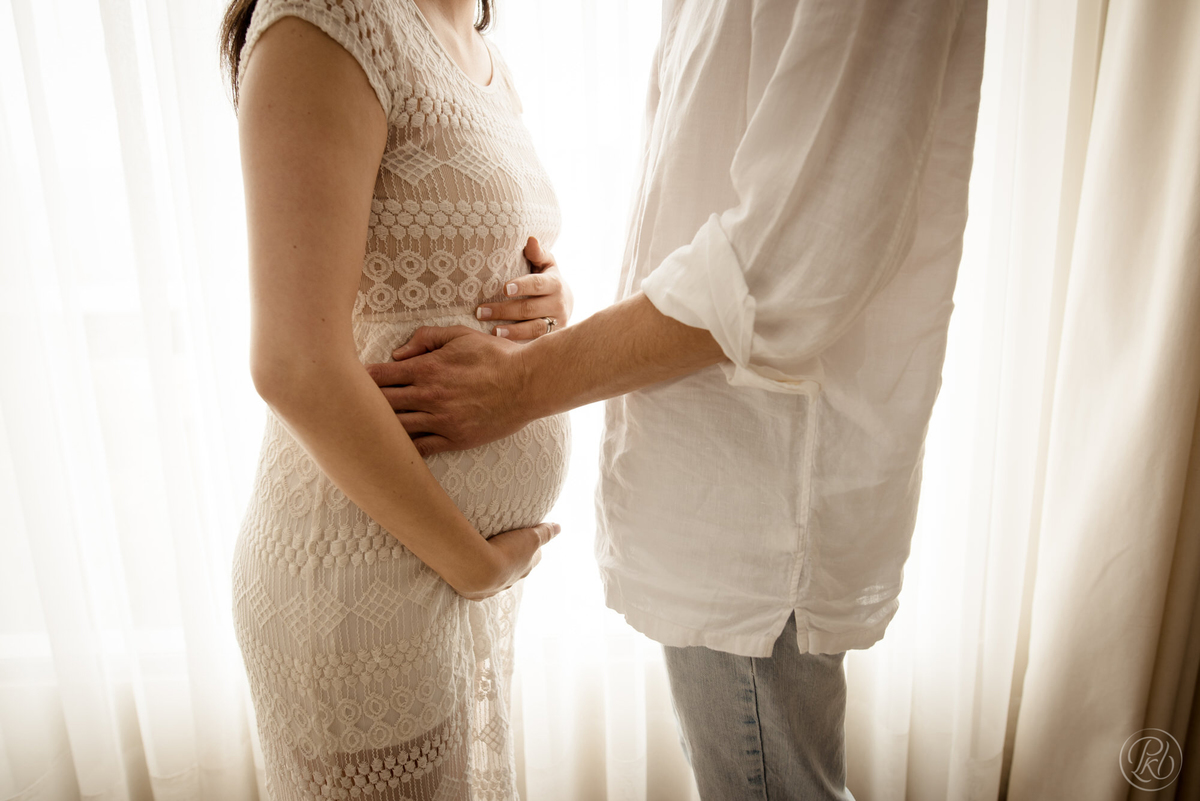 sesion de maternidad, embarazo, fotografia de embarazo, en casa, fotografo de familias la paz bolivia