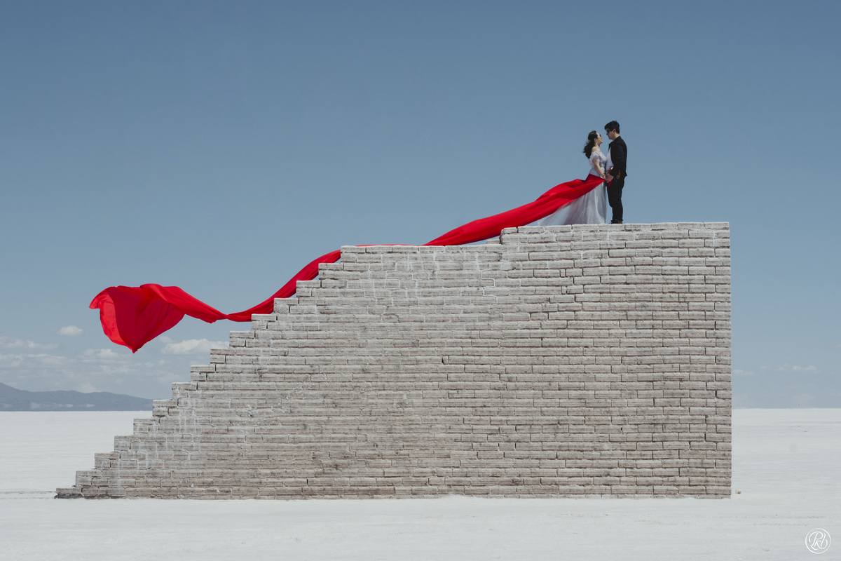 Salt Flats Bolivia Uyuni wedding photographer Fotografo de bodas La Paz Bolivia 