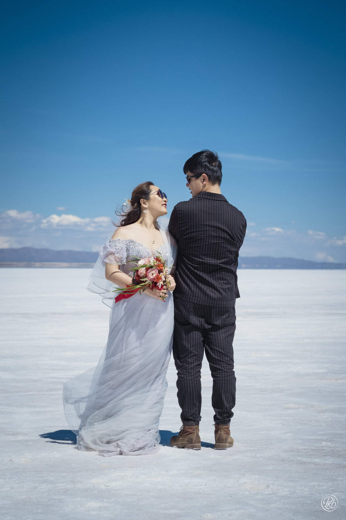 Salt Flats Bolivia Uyuni wedding photographer Fotografo de bodas La Paz Bolivia 