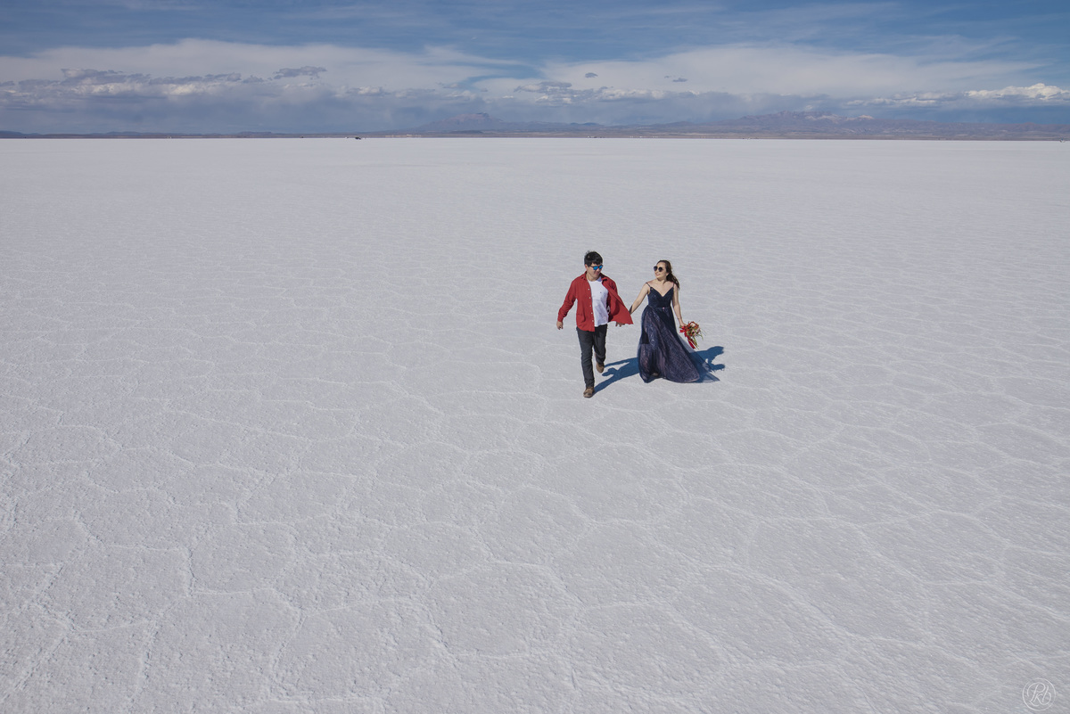 Salt Flats Bolivia Uyuni wedding photographer Fotografo de bodas La Paz Bolivia 