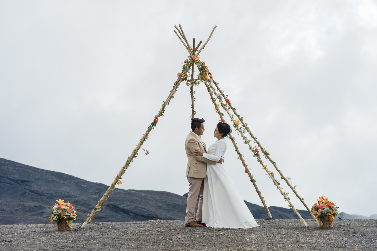 boda andina, boda la paz bolivia, boda de montaña, mountain elopement, andean wedding, bolivian wedding photographer, Fotografo de bodas la paz bolivia,