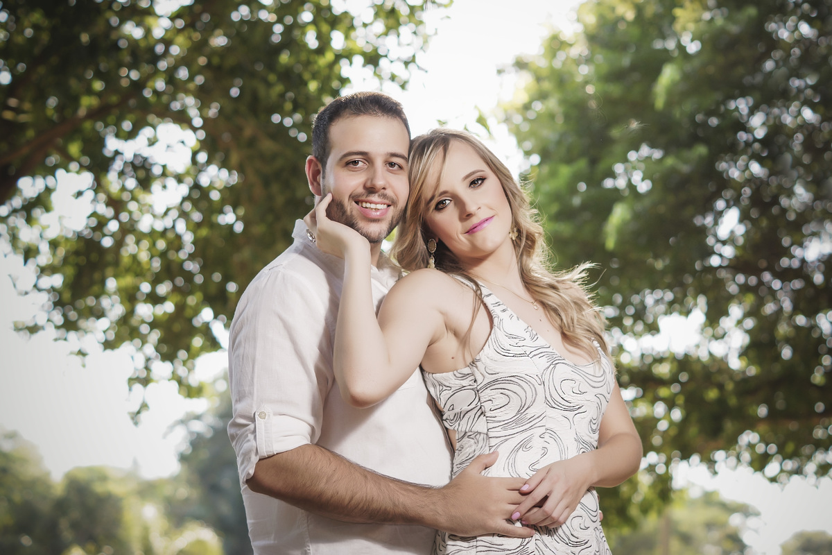 Ensaio de casal, realizado por Cristina Tirollo. Ensaio em Bariri-SP. 