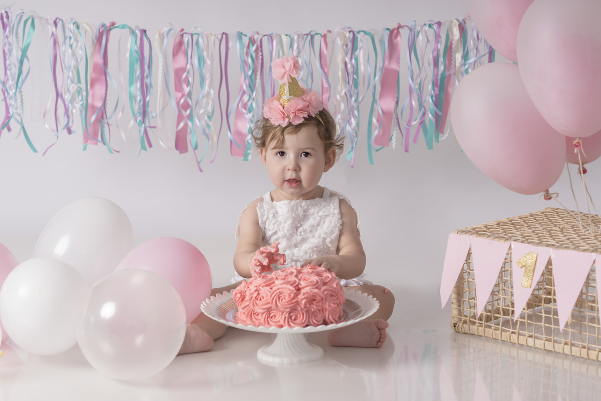 smash the cake menina