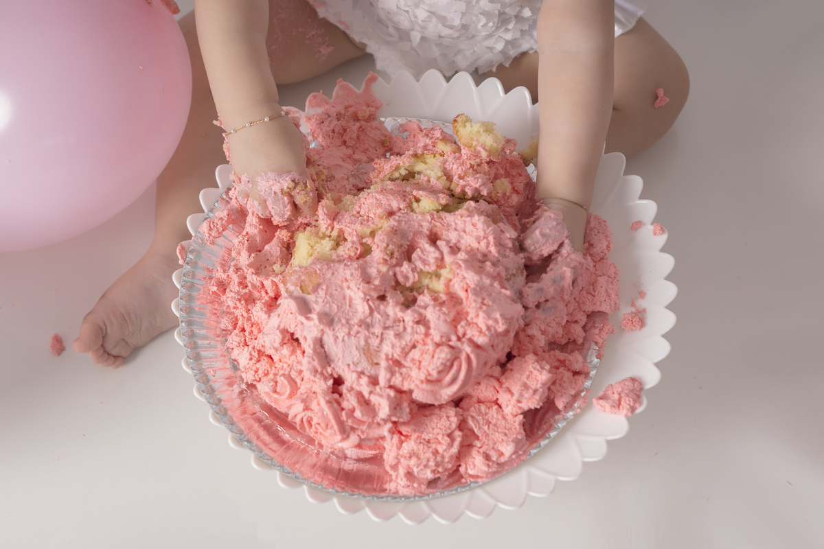 bolo smash the cake destruído