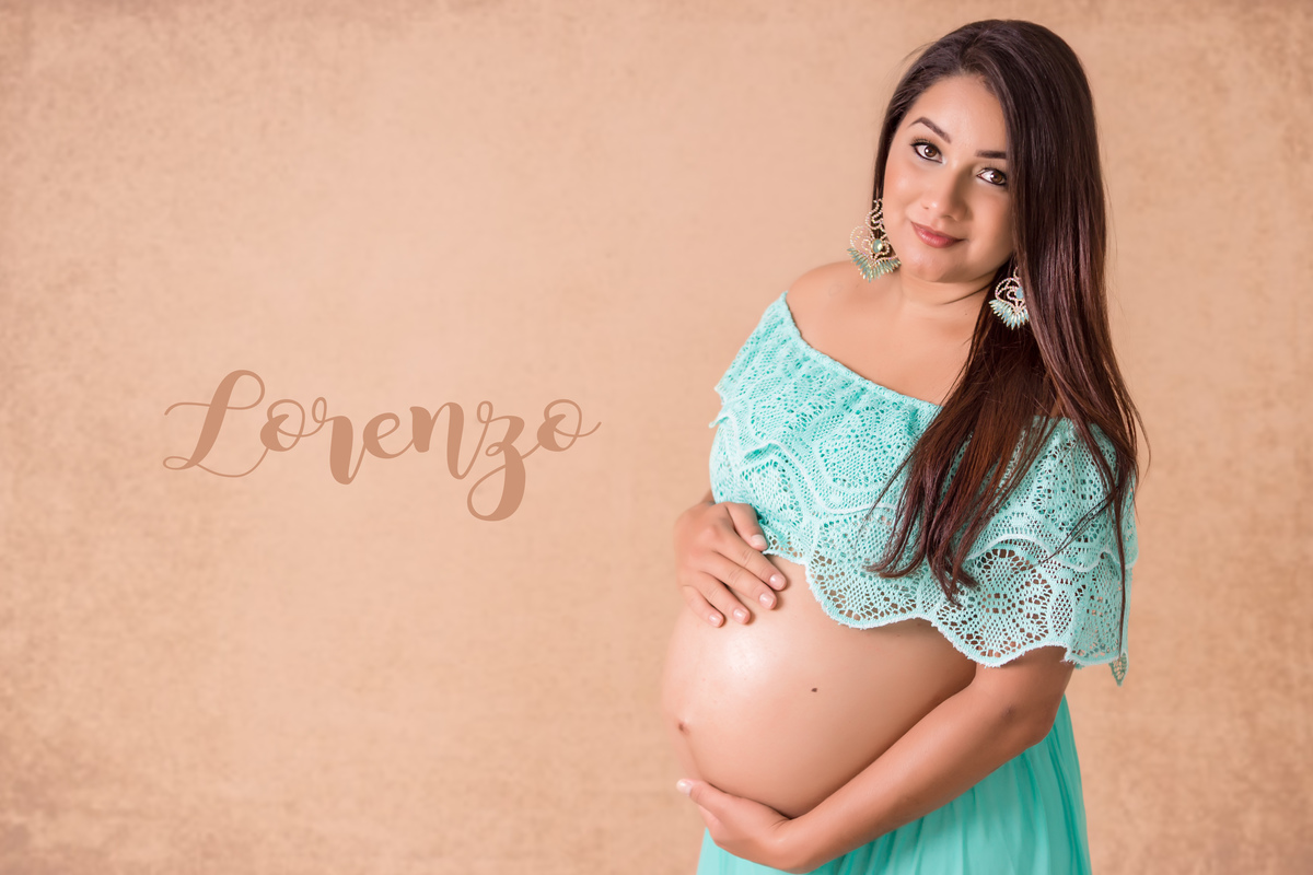 grávida de look verde