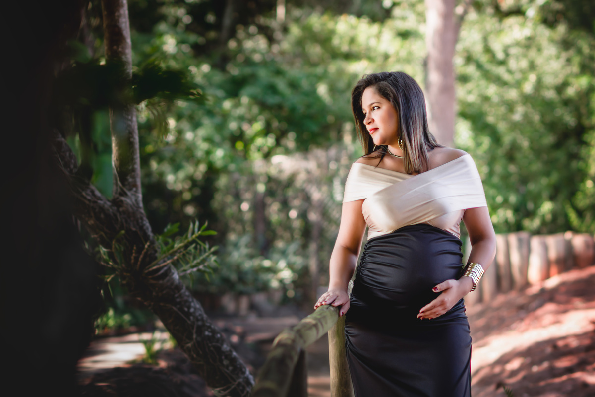 gestante look dourado