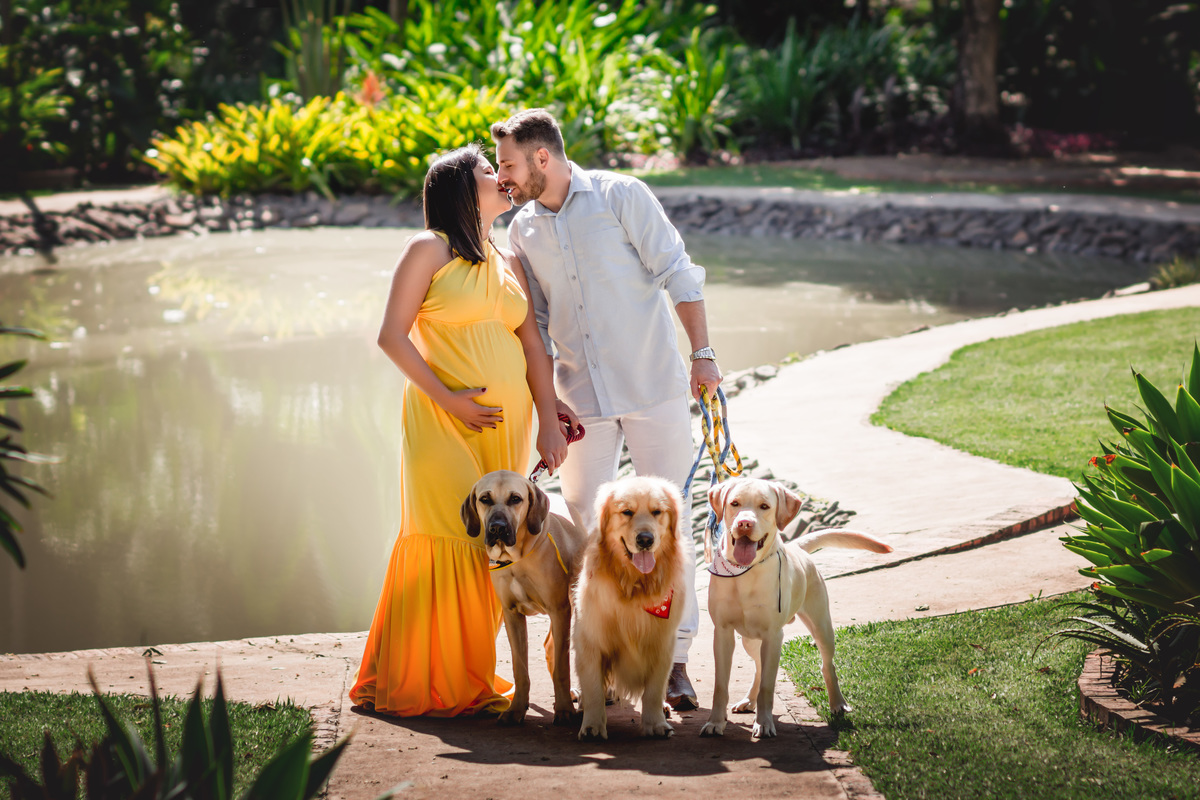 gestante com cachorros