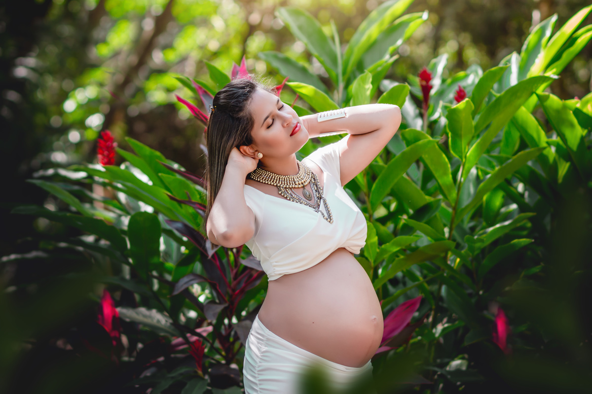 gestante flores vermelhas