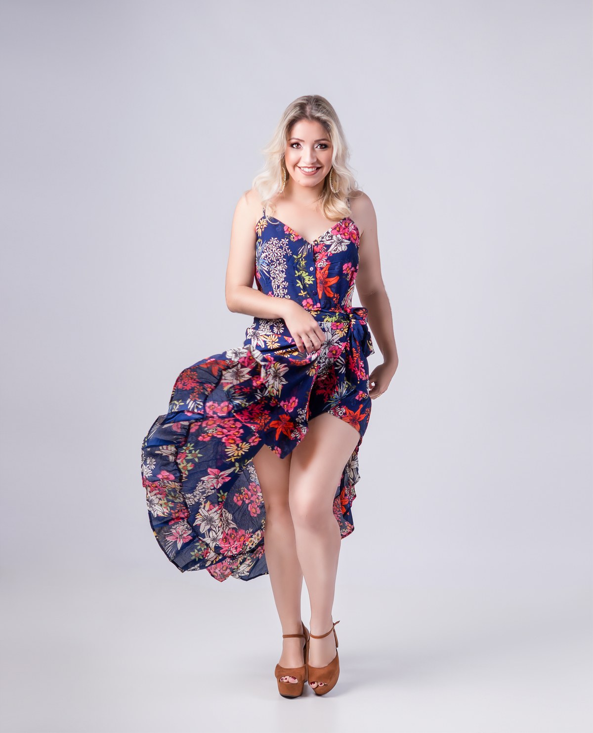 foto em estúdio vestido esvoaçante