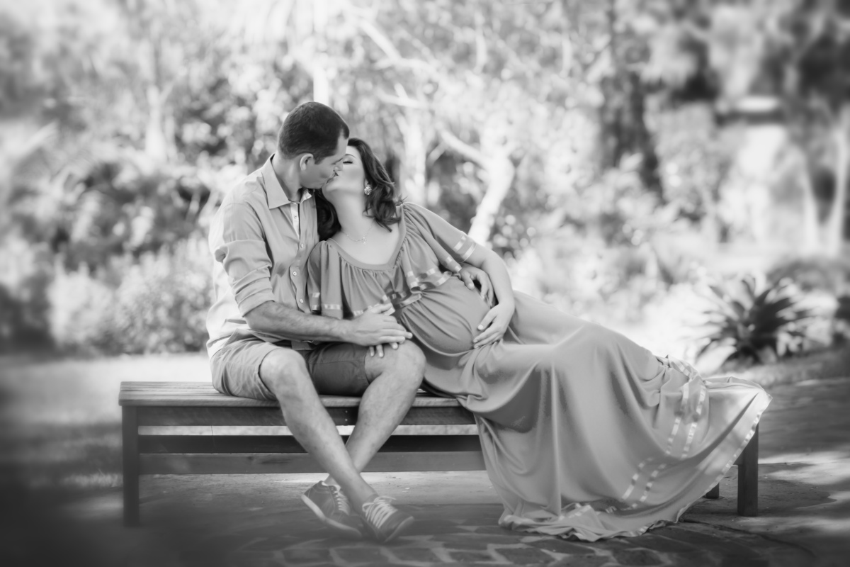 foto em preto e branco de gestante