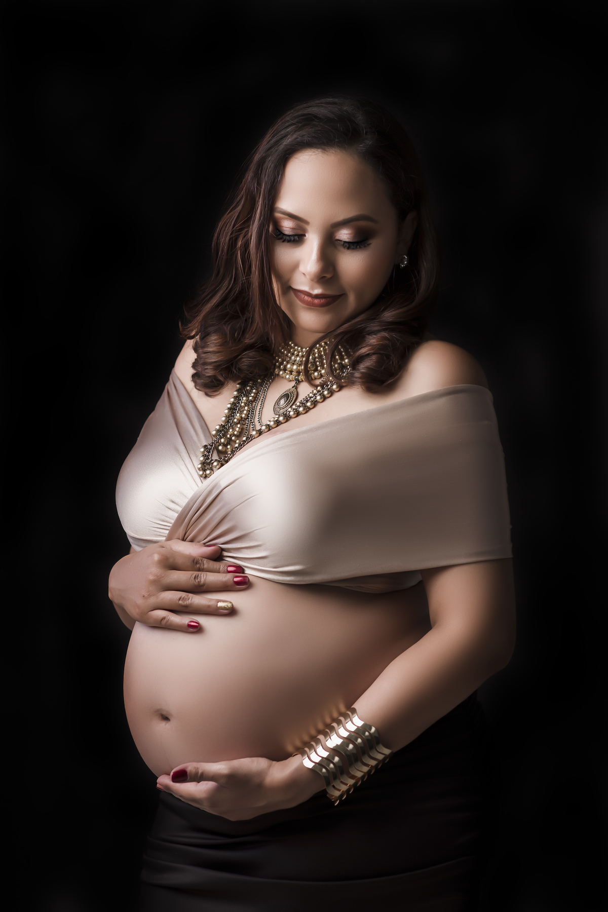 gestante fundo preto